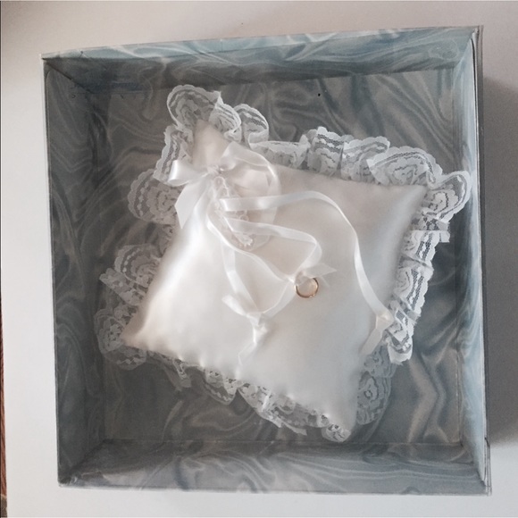Vintage Wedding Ring Bearer Pillow - Picture 1 of 1